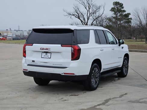 New 2026 GMC Yukon Elevation image 3
