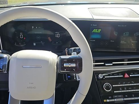 New 2026 Hyundai Santa Fe SE image 10