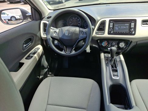 Used 2021 Honda HR-V LX image 10