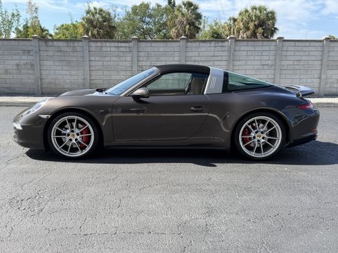 Certified 2015 Porsche 911 Targa 4S image 2