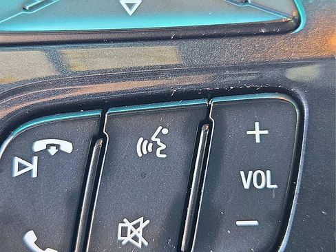 Used 2019 Ford Explorer XLT w/ Equipment Group 201A AWD/4WD image 24