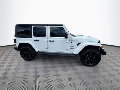 Used 2023 Jeep Wrangler Unlimited Sahara AWD/4WD image 5