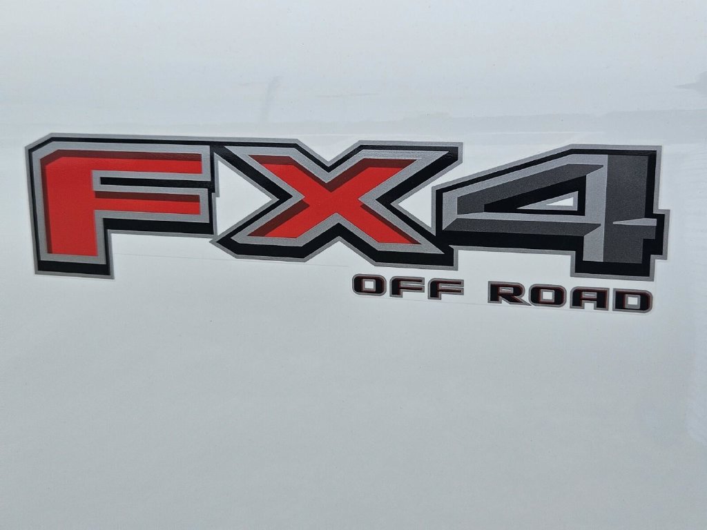 New 2026 Ford F250 XL w/ FX4 Off-Road Package AWD/4WD image 8