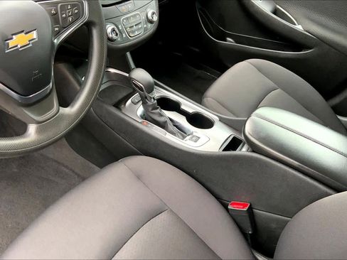 Used 2024 Chevrolet Malibu LT FWD image 17