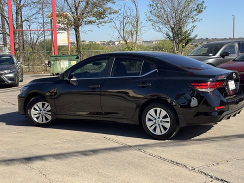 Used 2025 Nissan Sentra S image 8
