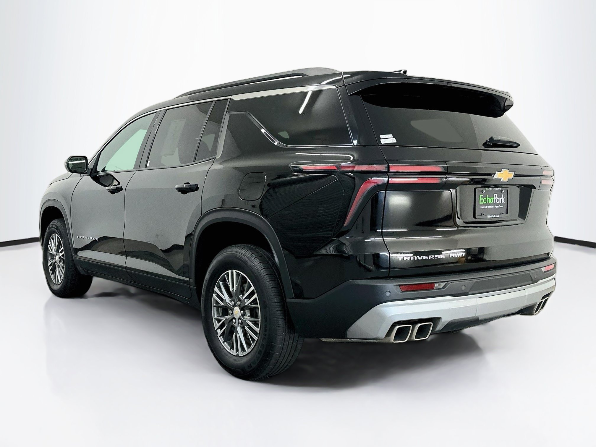 Used 2025 Chevrolet Traverse LT AWD/4WD image 5