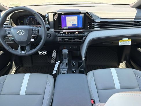 New 2026 Toyota Camry SE FWD image 32