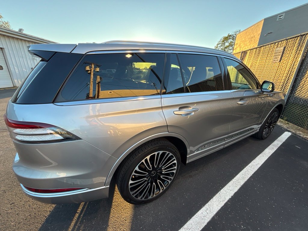 Certified 2021 Lincoln Aviator Black Label w/ Dynamic Handling Package AWD/4WD image 5