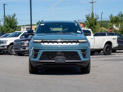 New 2026 Jeep Grand Wagoneer 4WD w/ Premium Group I