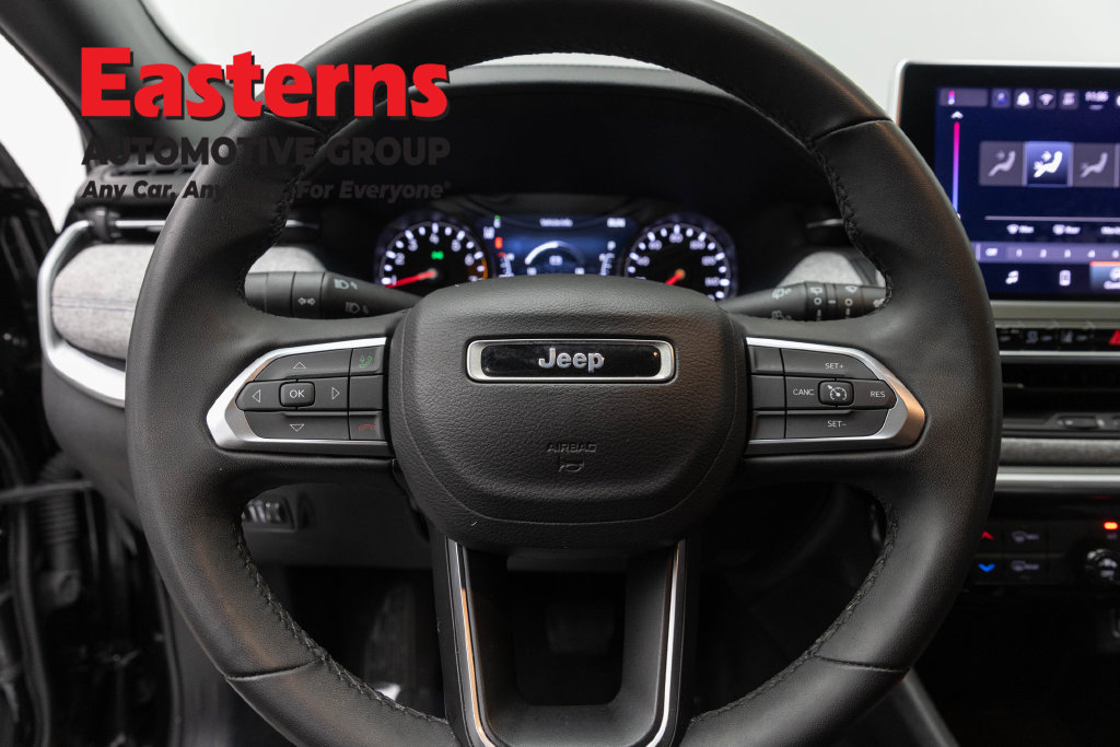 Used 2024 Jeep Compass Latitude AWD/4WD image 11