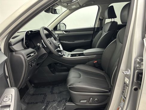 Used 2023 Hyundai Palisade SEL w/ Winter Package image 25