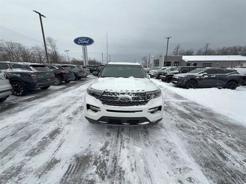 Certified 2023 Ford Explorer XLT w/ Equipment Group 202A image 9