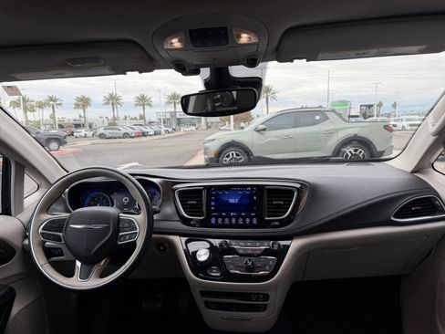 Used 2017 Chrysler Pacifica Limited w/ UConnect Theater Package image 20