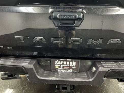 Used 2025 Toyota Tacoma SR5 image 31