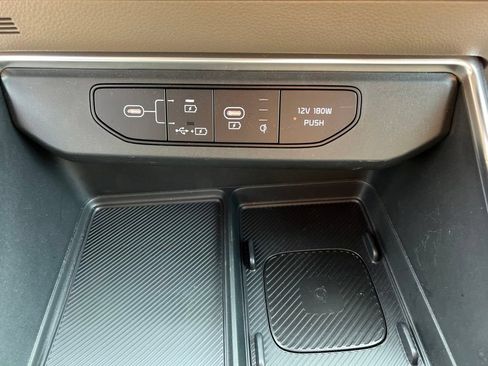 Used 2026 Kia Carnival EX FWD image 20