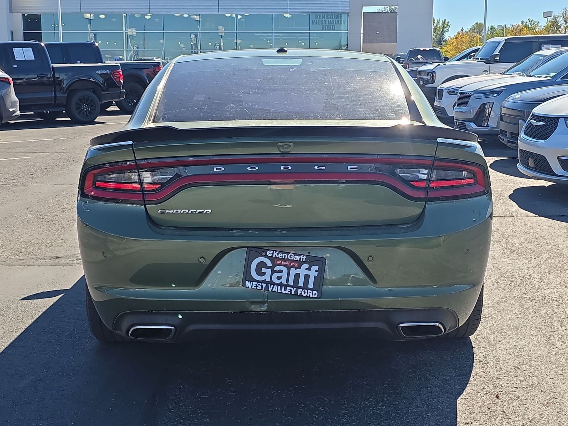 Used 2020 Dodge Charger SXT RWD image 5