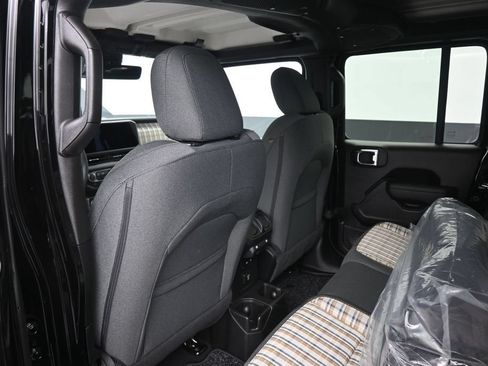 New 2026 Jeep Gladiator Sport AWD/4WD image 14