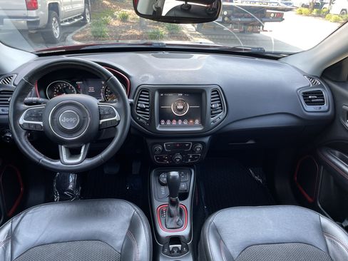 Used 2018 Jeep Compass Trailhawk w/ Popular Equipment Group AWD/4WD image 27