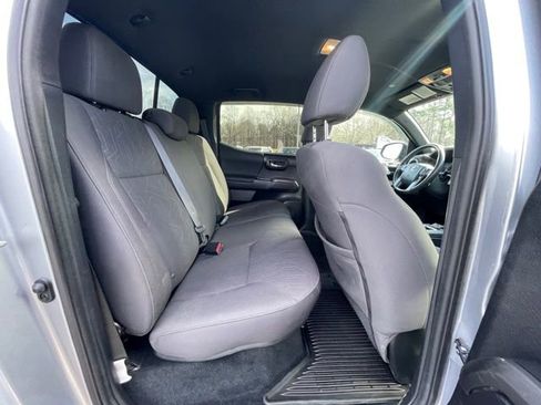 Used 2019 Toyota Tacoma TRD Off-Road AWD/4WD image 21