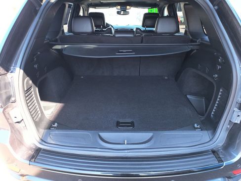 Used 2018 Jeep Grand Cherokee Altitude image 24