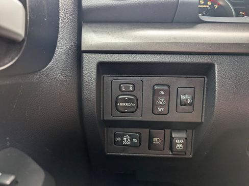 Used 2020 Toyota Tundra SR5 w/ SR5 Upgrade Package AWD/4WD image 20