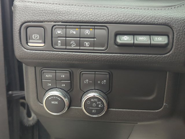 Used 2023 GMC Yukon XL Denali AWD/4WD image 23