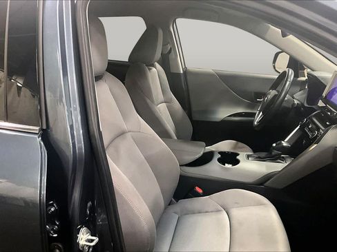 Used 2023 Toyota Venza LE AWD/4WD image 9