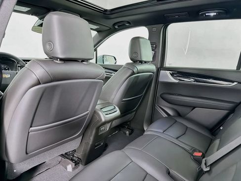 Used 2025 Cadillac XT6 Premium Luxury FWD image 37