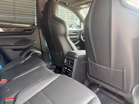 Certified 2025 Porsche Macan Turbo Electric AWD/4WD image 18