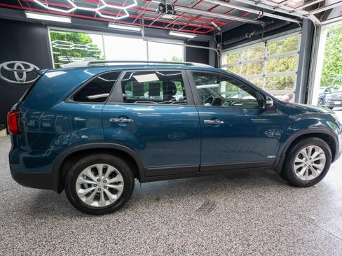 Used 2014 Kia Sorento EX AWD/4WD image 4
