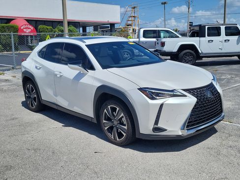 Used 2020 Lexus UX 200 w/ Premium Package FWD image 3