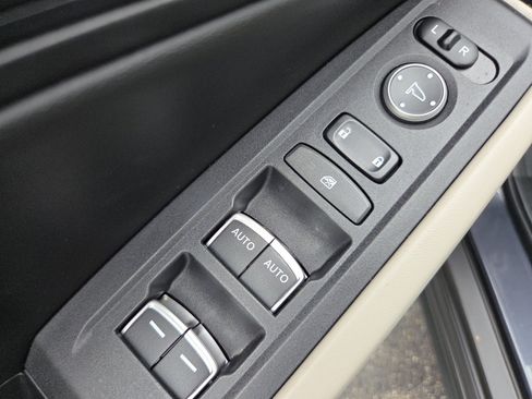 Certified 2023 Honda Accord EX image 28