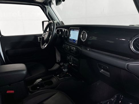 Used 2022 Jeep Wrangler Unlimited Sahara image 28