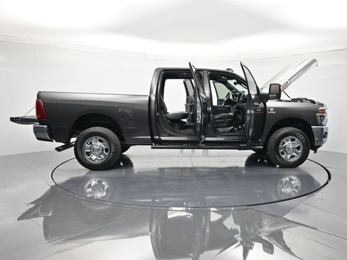 New 2026 RAM 3500 Tradesman AWD/4WD image 47