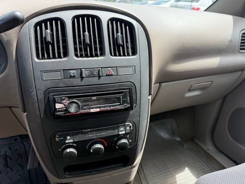 Used 2002 Dodge Caravan SE FWD image 21