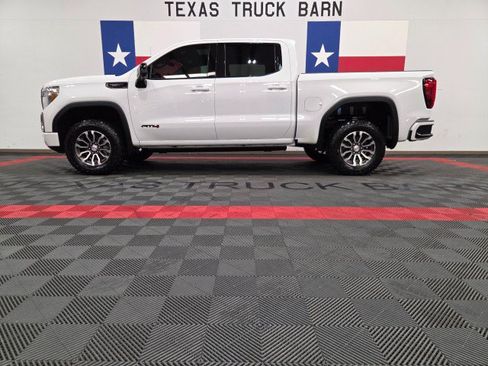 Used 2021 GMC Sierra 1500 AT4 w/ AT4 Premium Package AWD/4WD image 1