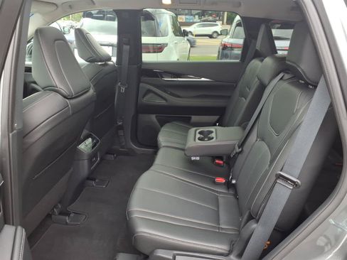 Certified 2025 INFINITI QX60 Pure AWD/4WD image 12