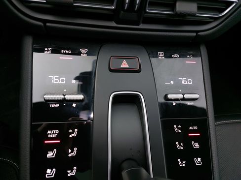 Certified 2025 Porsche Macan image 23