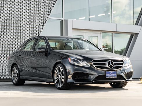 Used 2014 Mercedes-Benz E 350 4MATIC Sedan image 1