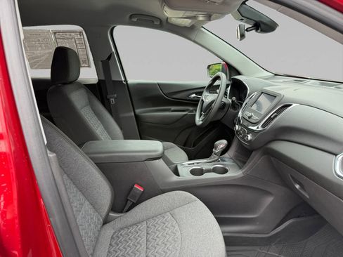 Used 2022 Chevrolet Equinox LT w/ LPO, Floor Liner Package image 15