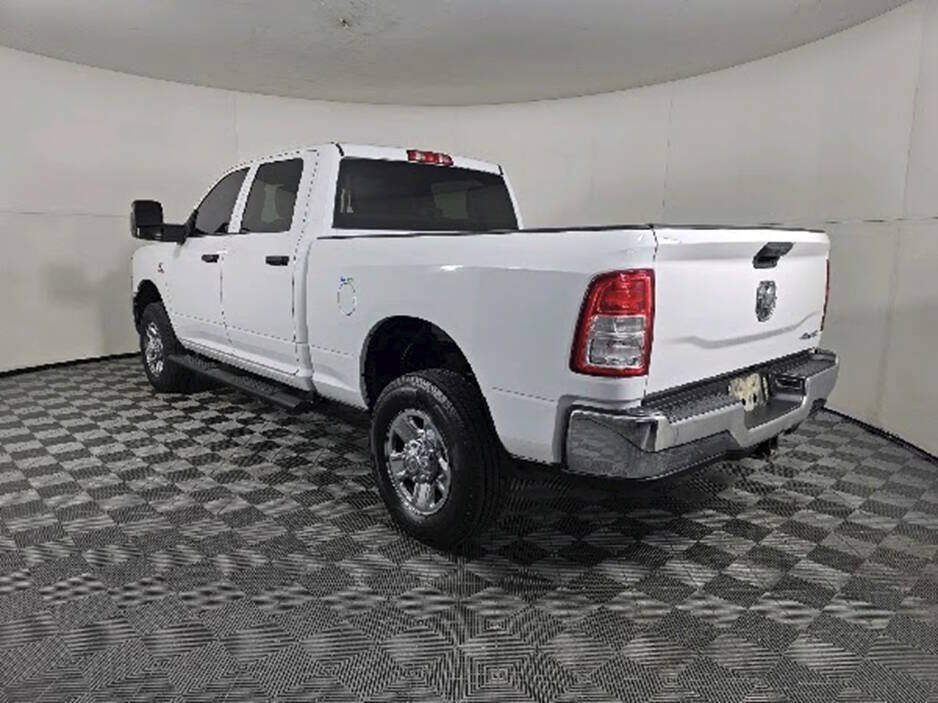 Used 2024 RAM 2500 Tradesman w/ Chrome Appearance Group AWD/4WD image 7
