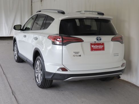 Used 2018 Toyota RAV4 Limited AWD/4WD image 26