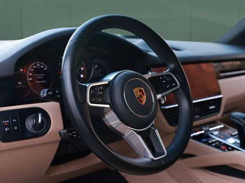 Used 2023 Porsche Cayenne Base image 25