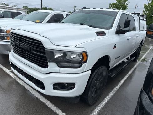 Used 2021 RAM 2500 Big Horn w/ Night Edition AWD/4WD image 3
