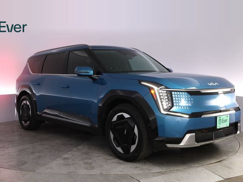 Used 2024 Kia EV9 Land AWD/4WD image 13
