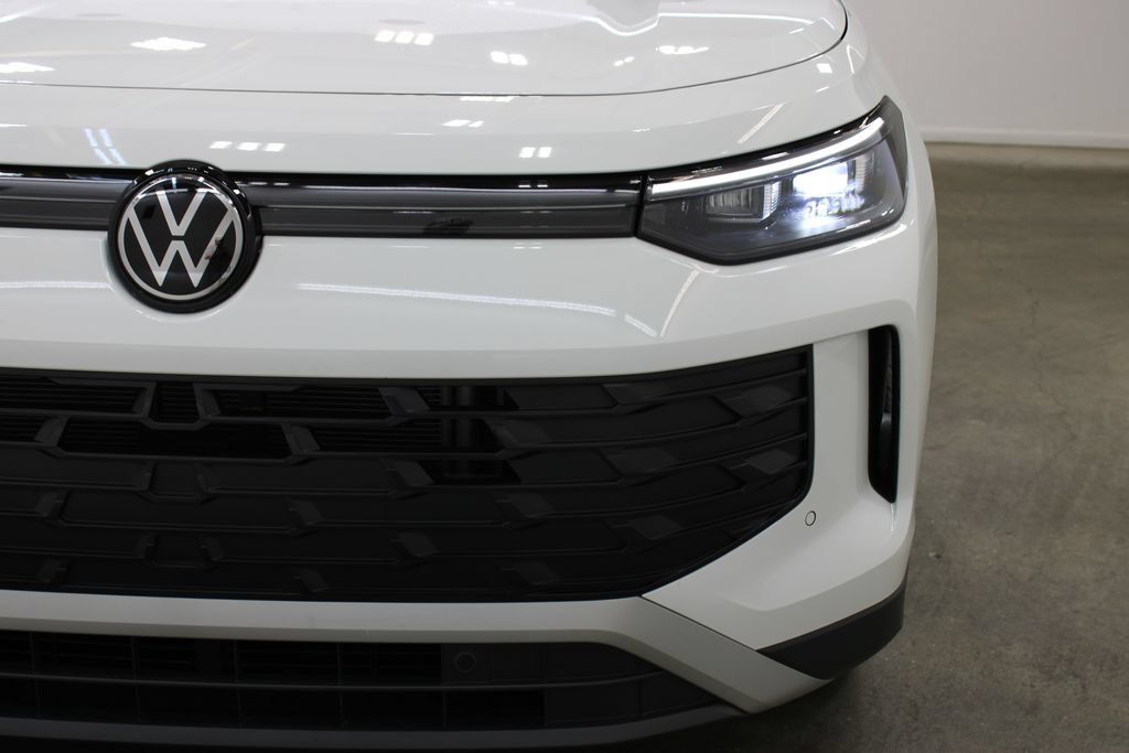 Certified 2026 Volkswagen Tiguan S FWD image 8