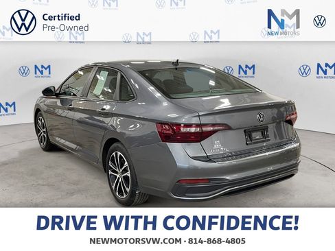 Used 2024 Volkswagen Jetta Sport FWD image 3