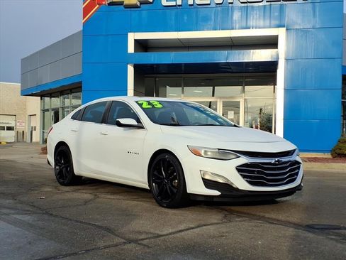 Used 2023 Chevrolet Malibu LT w/ Sport Edition image 2