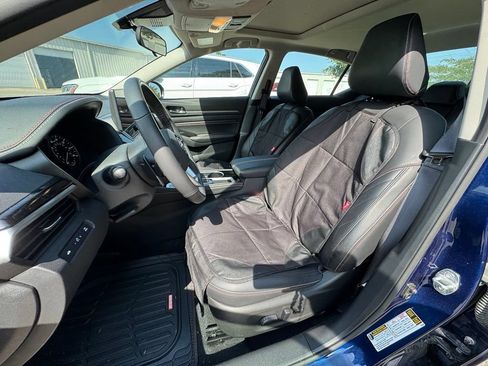 Used 2023 Nissan Altima 2.5 SR w/ SR Premium Package FWD image 10