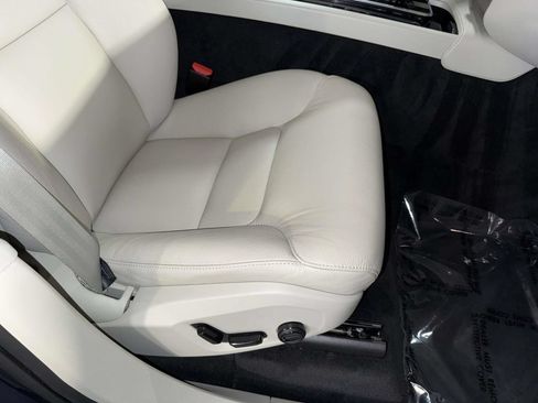 Used 2023 Volvo XC90 T8 Plus w/ Protection Package Premier AWD/4WD image 15